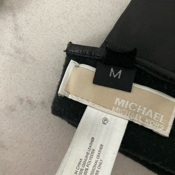 Michael Kors Gloves - Picture 6 of 9